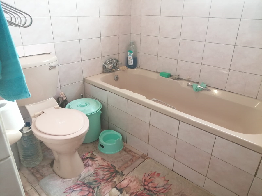 4 Bedroom Property for Sale in Geelhoutpark North West